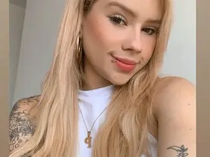 KinkyKaro  live sex cam