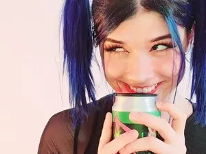 Agostinha_Red  live sex cam