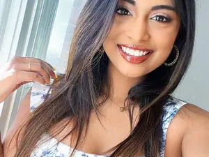 Missrinaroxx  live sex cam