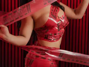 Issafoxx  live sex cam