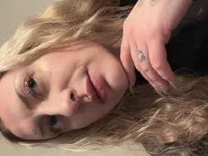 Missinhermind  live sex cam