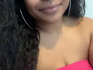 HoneyBrown89  live sex cam