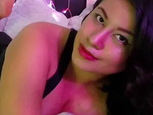 LauraHo  live sex cam