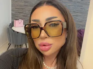 JuicyJelly  live sex cam