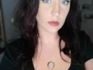 Evelynlawless  live sex cam