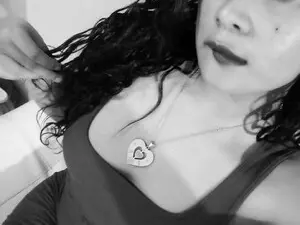 Emily__x  live sex cam