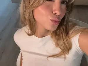 Frootyluv  live sex cam