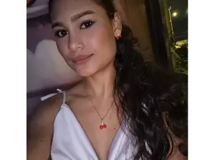 Lulu_girl  live sex cam
