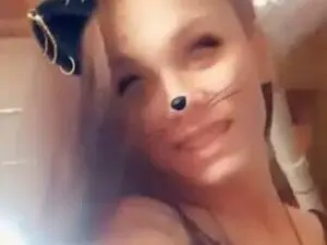 Deziraestarz69  live sex cam