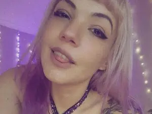 LunaWolfie  live sex cam