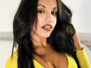 Ninawhitexxx  live sex cam