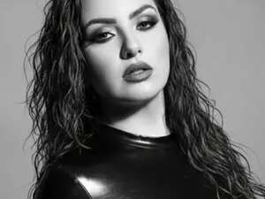 Bigboobiesx  live sex cam