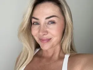 ChloeStar  live sex cam