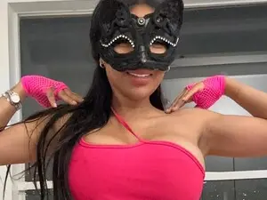 LatinaMommySilvana  live sex cam