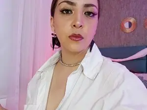 Laylamaze  live sex cam
