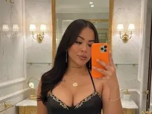Isabela_21  live sex cam
