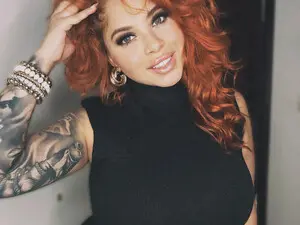 Dollglam01  live sex cam
