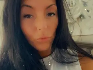 Miabella  live sex cam