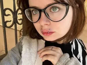 Milisakitty99  live sex cam