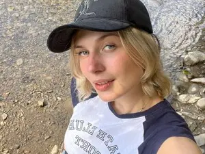 EarlyyBird  live sex cam