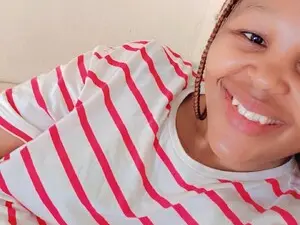 Collegeslut82  live sex cam