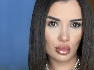 Naughtychloe  live sex cam