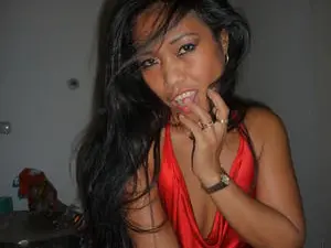 Hornygirl75  live sex cam
