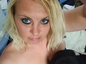 TheWeedLounge  live sex cam