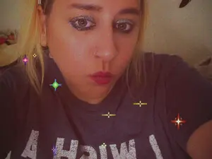 Lovebug1988  live sex cam