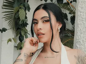 ChristineF  live sex cam