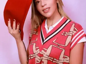 Carolblonde  live sex cam