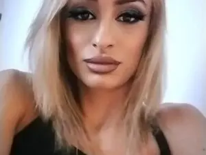 MissVeloura  live sex cam