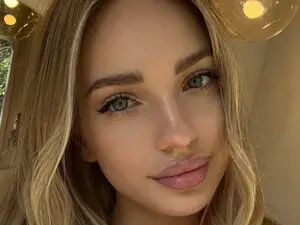 Nicole_blueberry  live sex cam