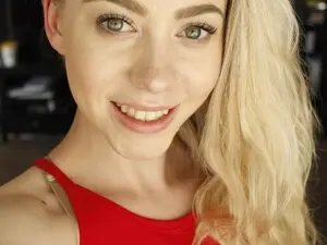 Corababesxox  live sex cam