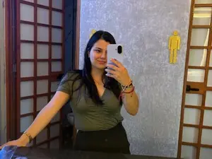 Katybadgirl  live sex cam