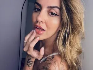 Miss_oliviass  live sex cam