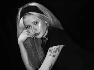 ErikaThompson  live sex cam