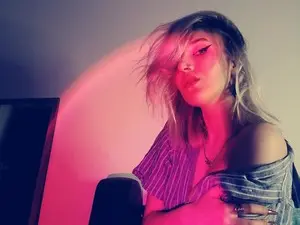 Canbe_fun  live sex cam