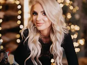 ShyEyesBlondy  live sex cam