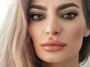Sweets_Lips  live sex cam
