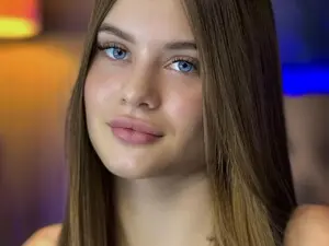LuisaClover  live sex cam