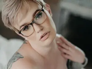 LusciousKit  live sex cam