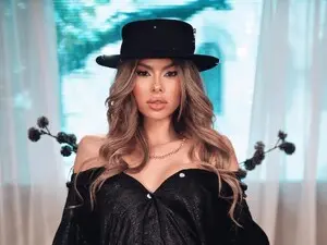 AllenaMoon  live sex cam