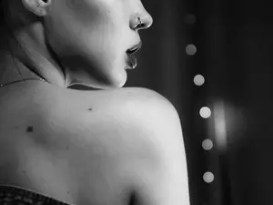 NellyJune  live sex cam