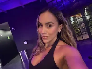 Susan_99  live sex cam