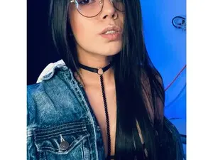 AlexaWhite_16  live sex cam