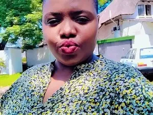 DEVINEBOOBS  live sex cam