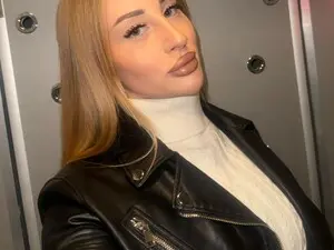 Mia_Noir  live sex cam