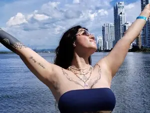 Sweety_sharai  live sex cam