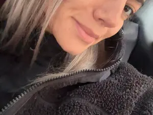 Prettyykitty  live sex cam